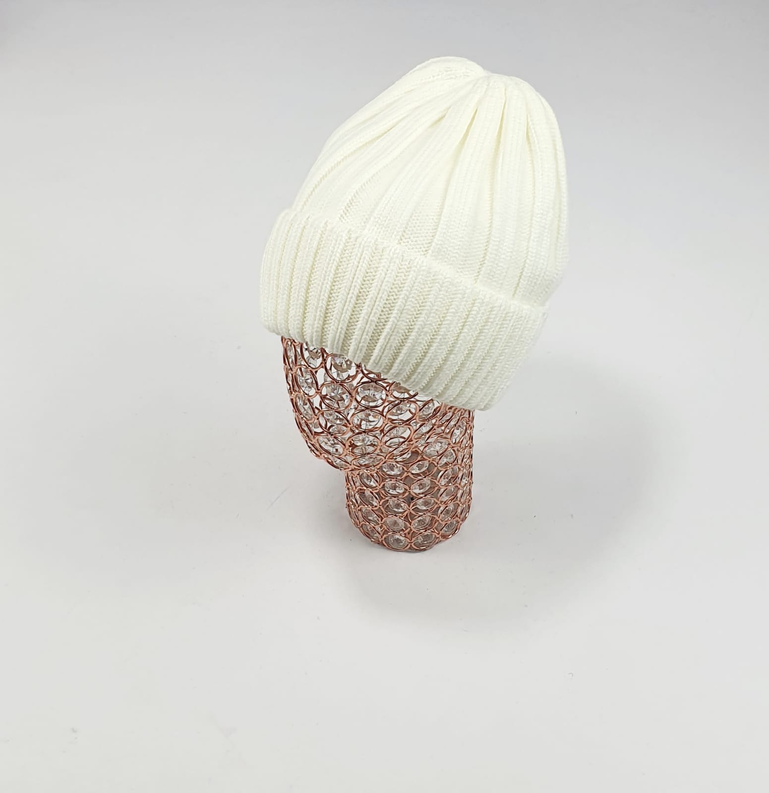 Шапка Март Агат (молочный)