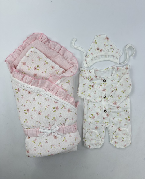 Комплект Марта Цветочки (одеяло+комбинезон+чепчик) арт.Нод 52 Danababy (молочный/розовый)