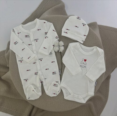 Набор (комбинезон+шапка+боди) Love арт.9774 By Murat Baby мал/дев. 0-6 (молочный)