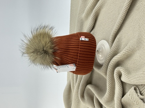 Шапка Амали Тайфунчик (кирпич)