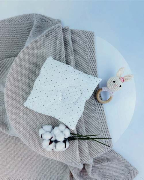 Ортопедическая подушка арт.2906 Горошок Danababy мал.дев. (белый)