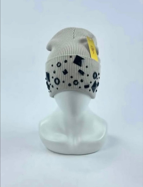 Шапка Кароза Киев от. черный квадрат (жемчуг)