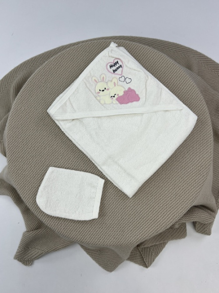 Полотенце-уголок с варежкой Зайчики арт.239092 Gulunce дев. (молочный)